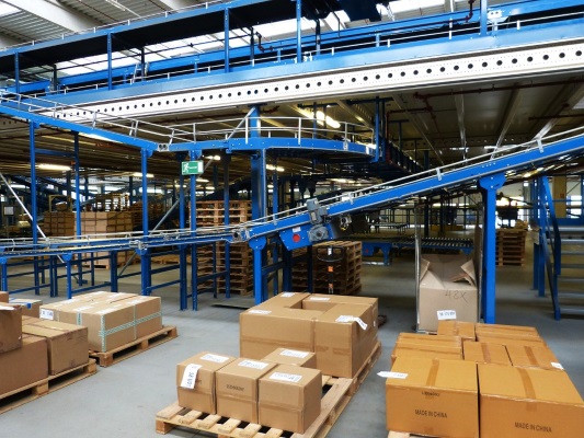 intern transport - transportband, magazijn transportmiddelen, interne transportsystemen