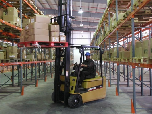 interne transportmiddelen magazijn